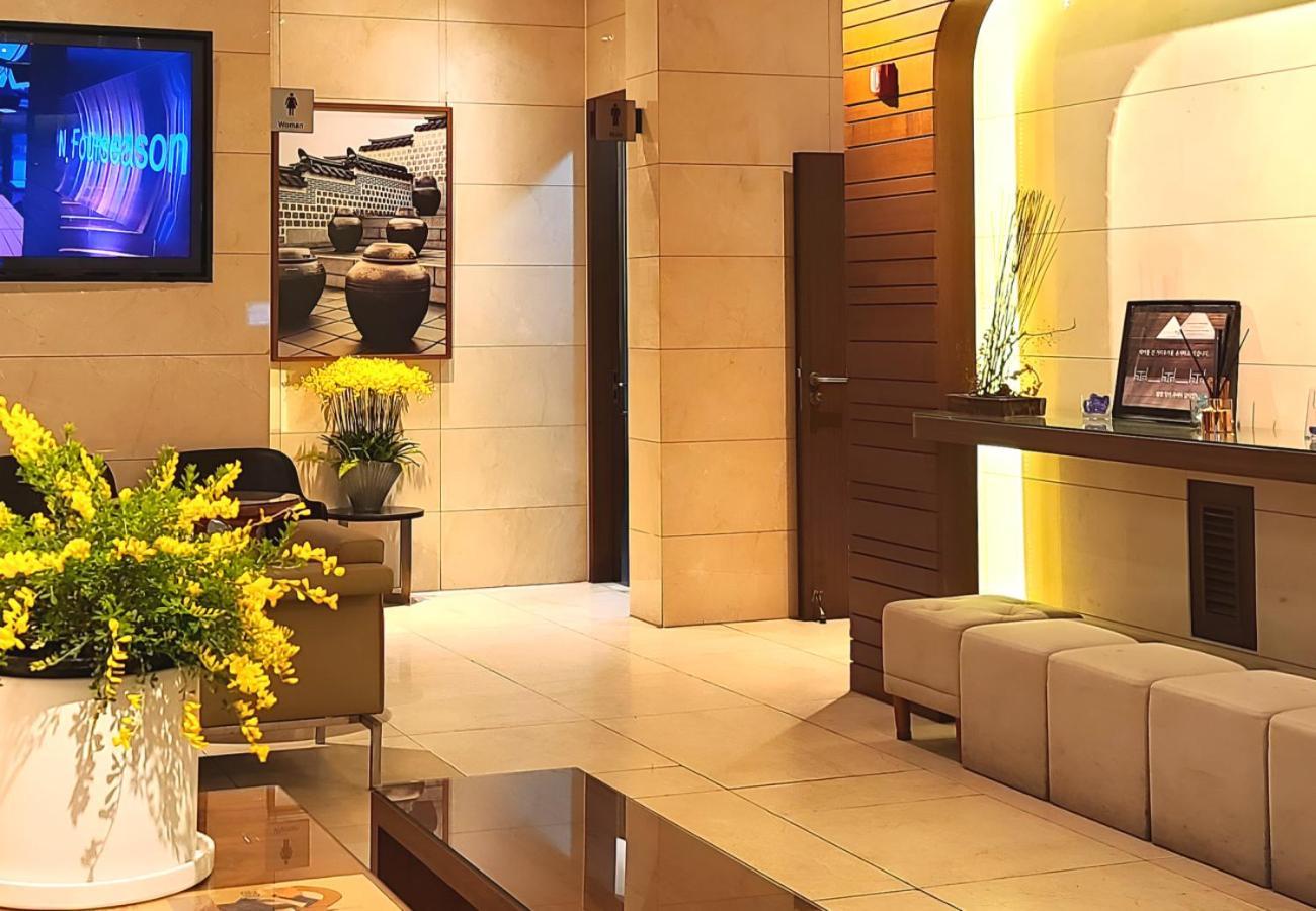 N Fourseason Hotel *